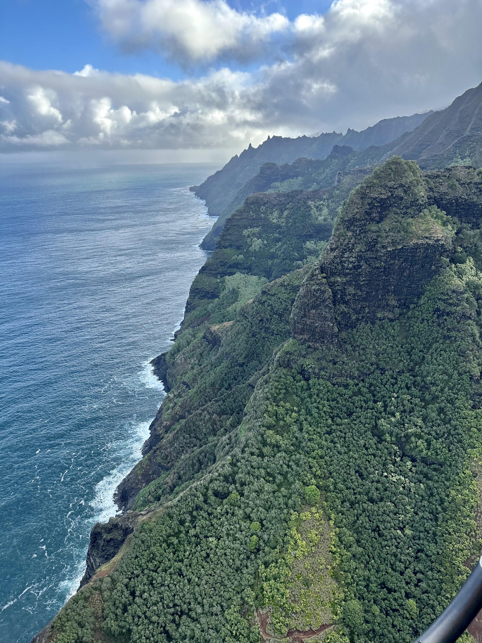 Nā Pali cliffs, Kauai